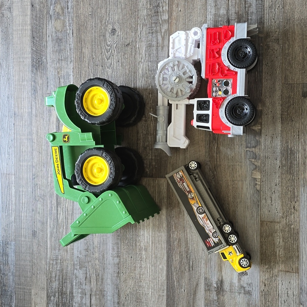 JOHN DEERE | HOT WHEELS | PLAYDOH lot of kids toys